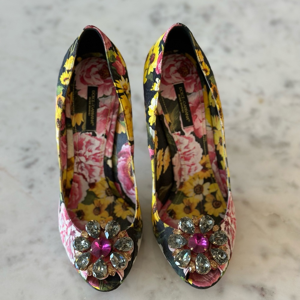 Dolce & Gabbana size 39